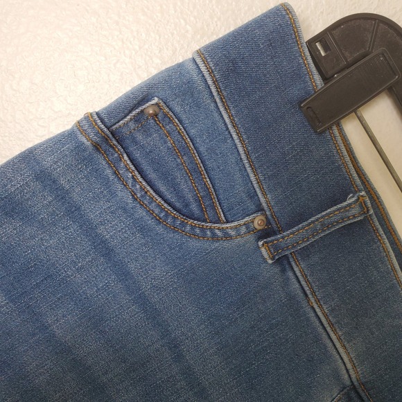 Spanx Flare Jeans Medium Wash High Rise Pull On Compression Denim Size Large - Picture 12 of 13